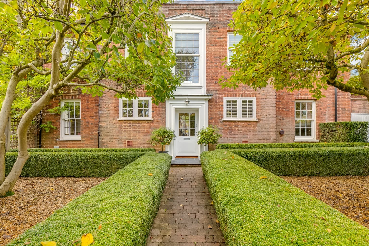 Parkway, Welwyn Garden City, AL8 6HQ