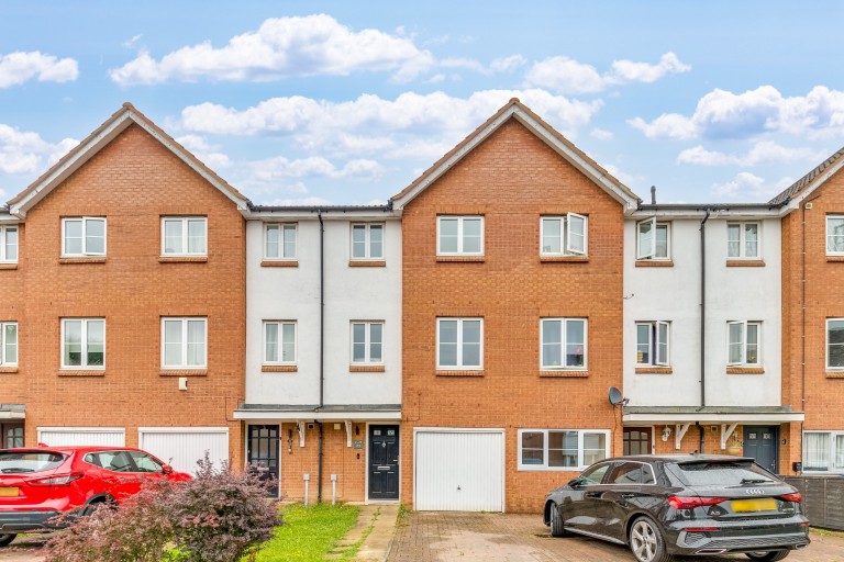 View Full Details for Chambers Grove, Welwyn Garden City, Hertfordshire, AL7