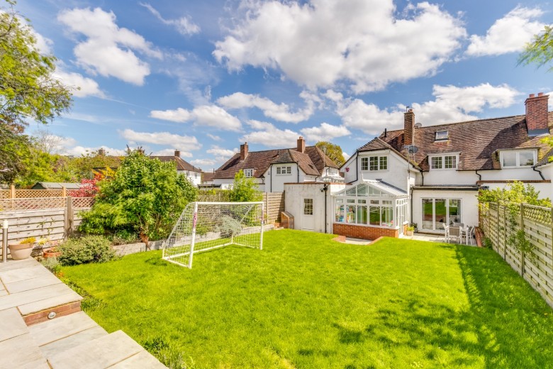 View Full Details for Dellcott Close, West Side, Welwyn Garden City, Hertfordshire, AL8 - EAID:Putterills, BID:892