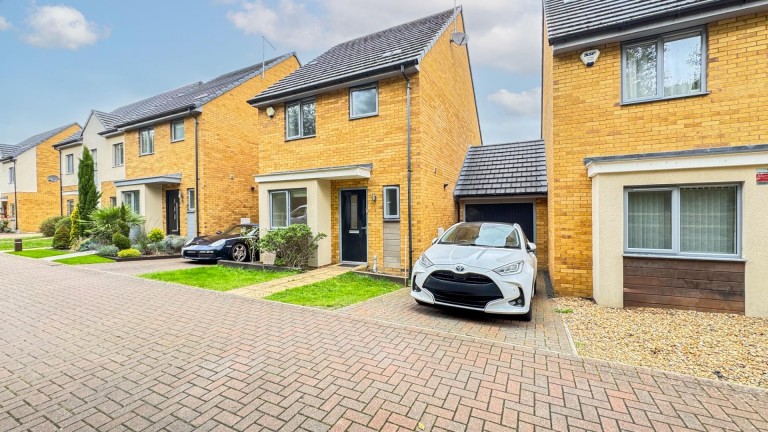 View Full Details for Lulworth Close, Stevenage