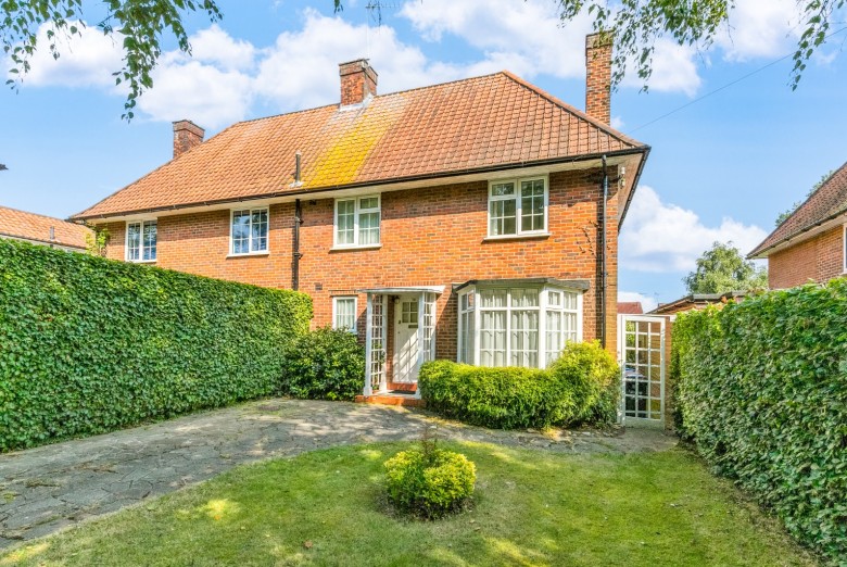 View Full Details for Blakemere Road, Welwyn Garden City, Hertfordshire, AL8 - EAID:Putterills, BID:892