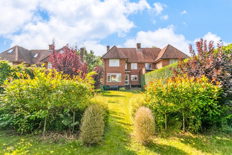 View Full Details for Blakemere Road, Welwyn Garden City, Hertfordshire, AL8 - EAID:Putterills, BID:892